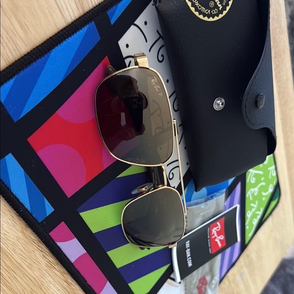 Ray-Ban Gold Aviator Sunglasses/New NEVER worn